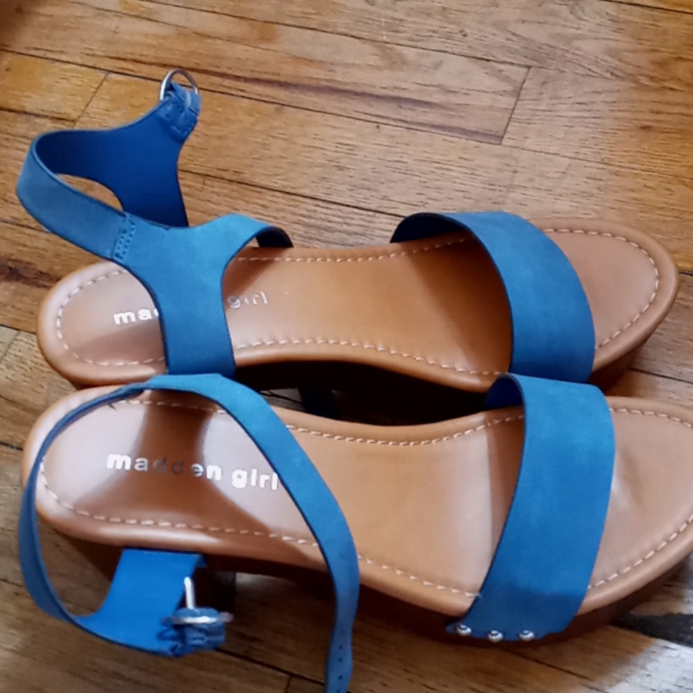 Brand new slippers as never been worn